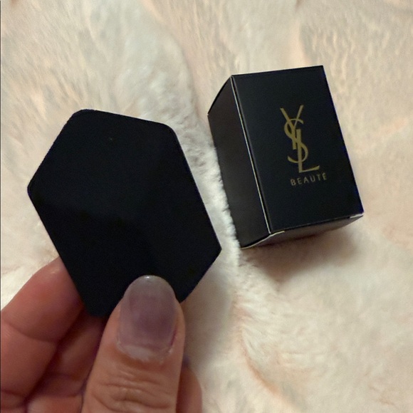 YSL Make up Sponge - Picture 4 of 5